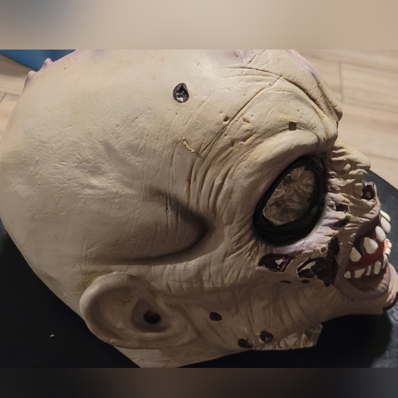 Zombie Halloween Mask - Picture 3 of 6